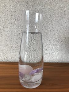 Edelsteinwasser